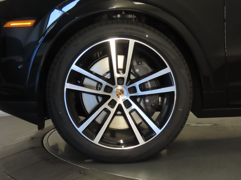 Thumbnail: 2026 Porsche Cayenne - 11