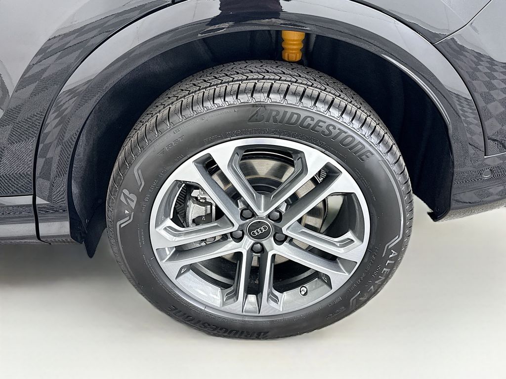 Thumbnail: 2025 Audi Q5 - 31