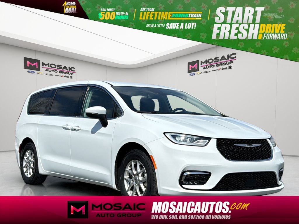 Used 2023 Chrysler Pacifica Touring L Vans