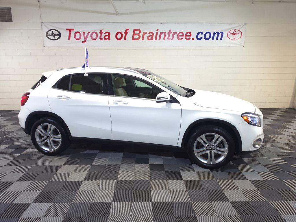 White 2018 Mercedes-Benz GLA SUV / Crossover All-Wheel Drive 7-Speed Automatic
