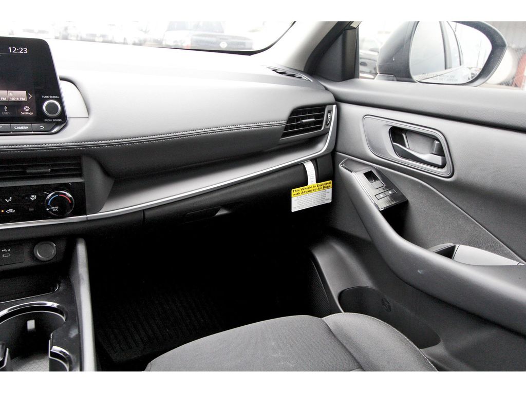 2026 Nissan Rogue S - 9
