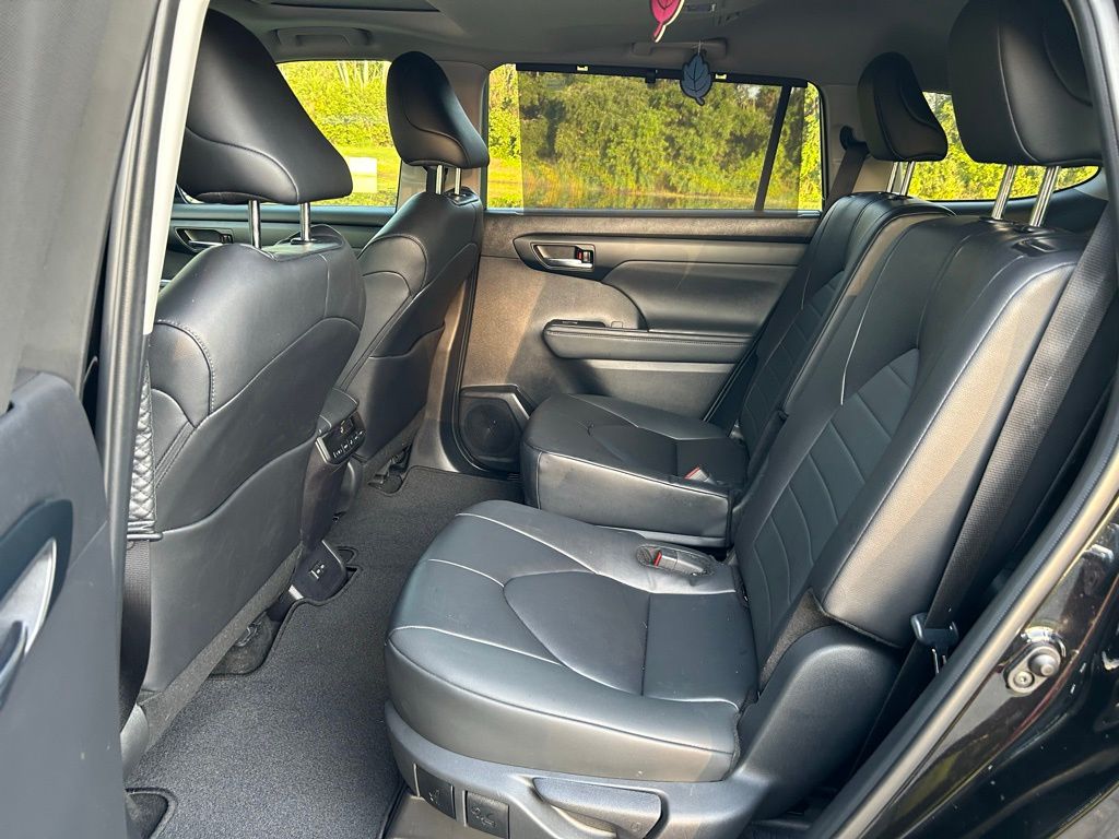 2024 Toyota Highlander XLE 13