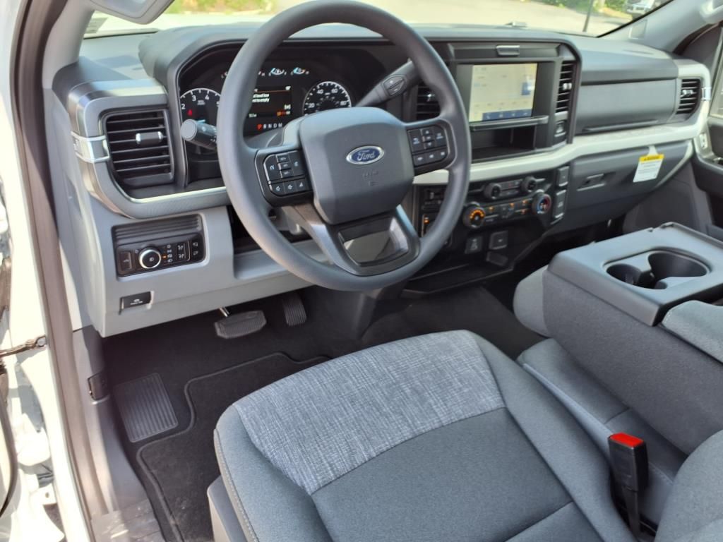New 2025 White Ford XLT image 6