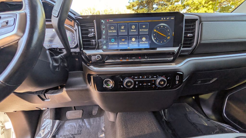 Used 2022 Chevrolet Silverado 1500 LT 4D Crew Cab