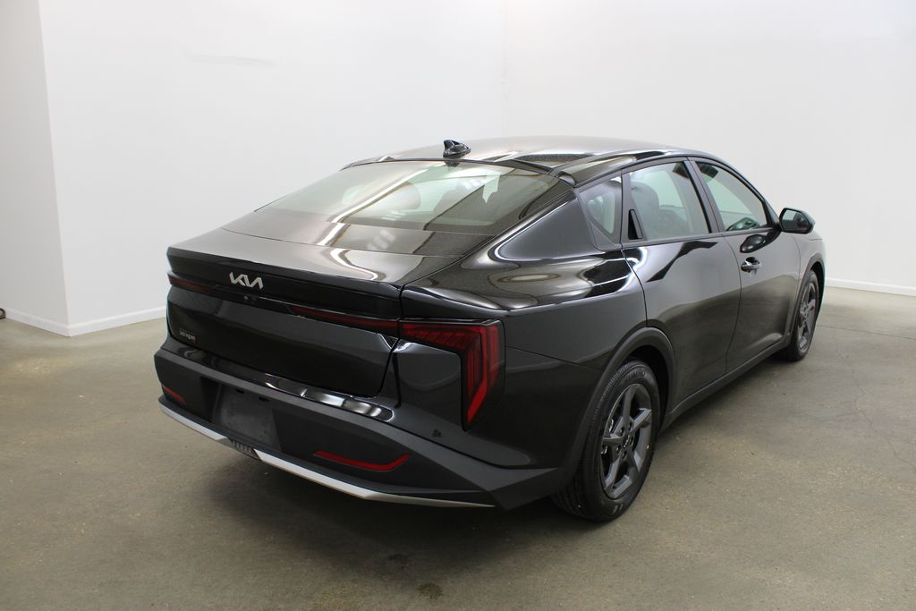 used 2025 Kia K4 car
