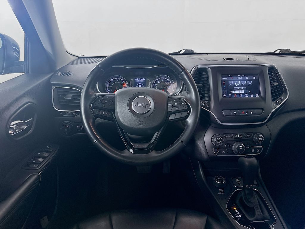 Thumbnail: 2021 Jeep Cherokee - 21