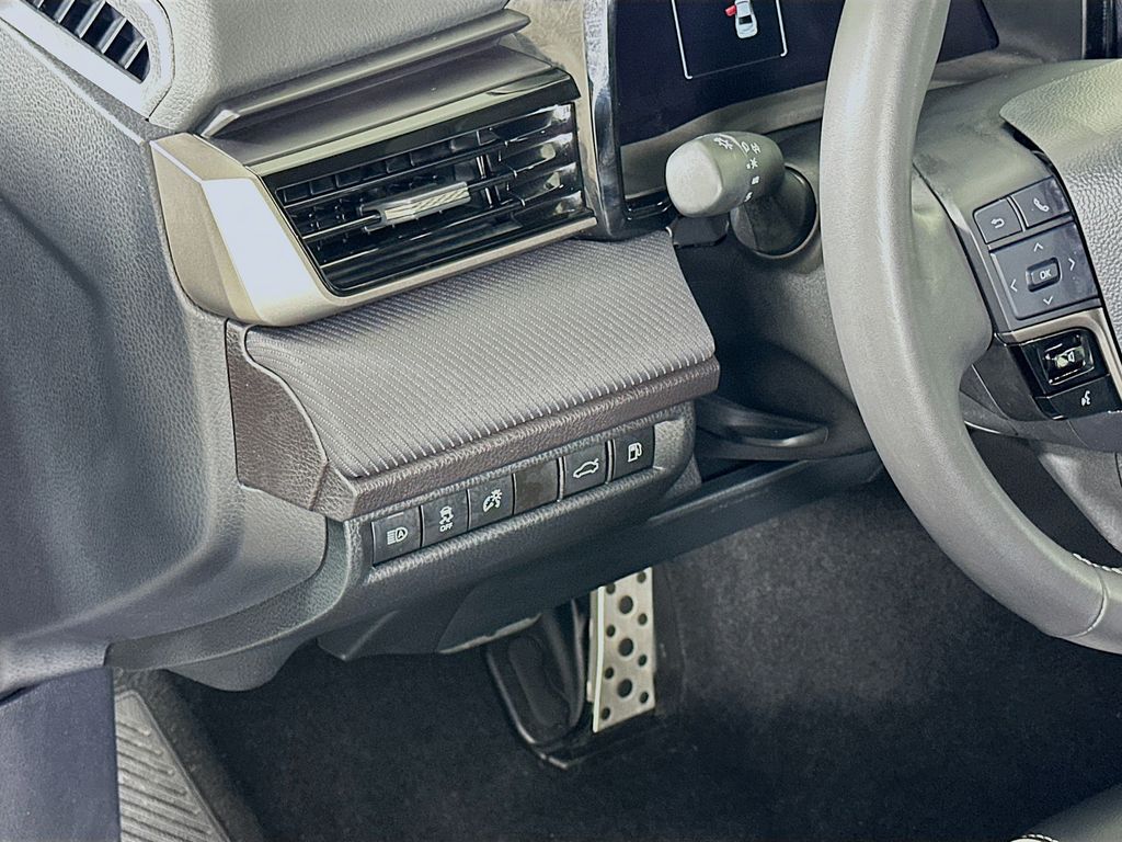 Thumbnail: 2025 Toyota Camry - 10