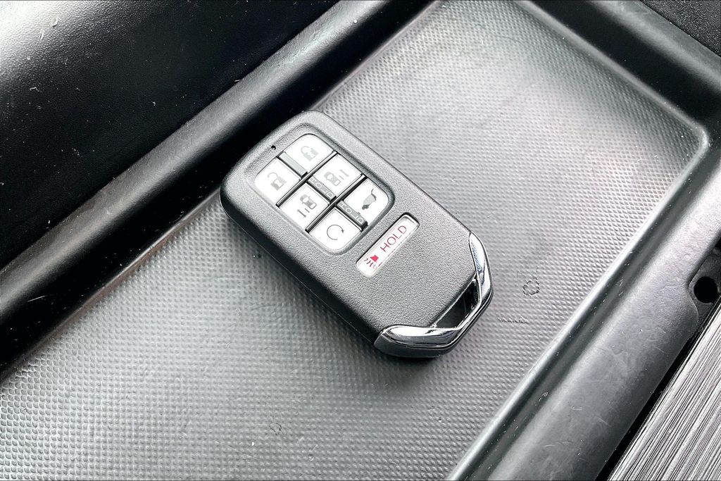 Used 2024 Honda Odyssey Van