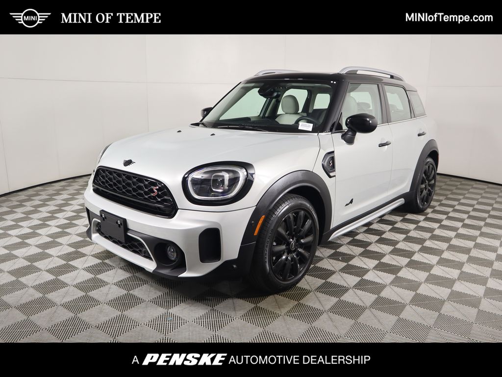 2023 MINI Cooper Countryman Iconic Hero Image