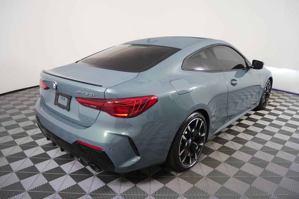 Thumbnail: 2026 BMW 4 Series - 4