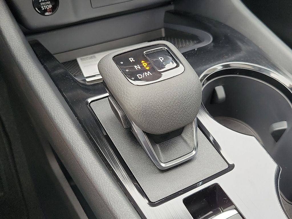 2024 Nissan Rogue SV 9