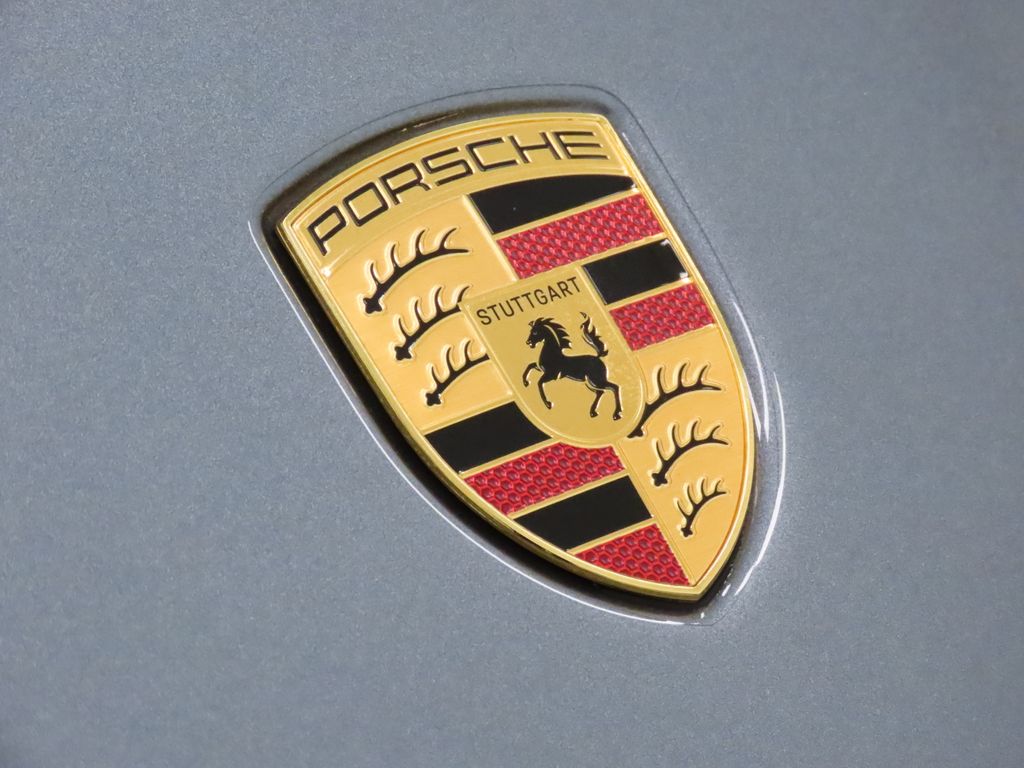 Thumbnail: 2026 Porsche 911 - 13