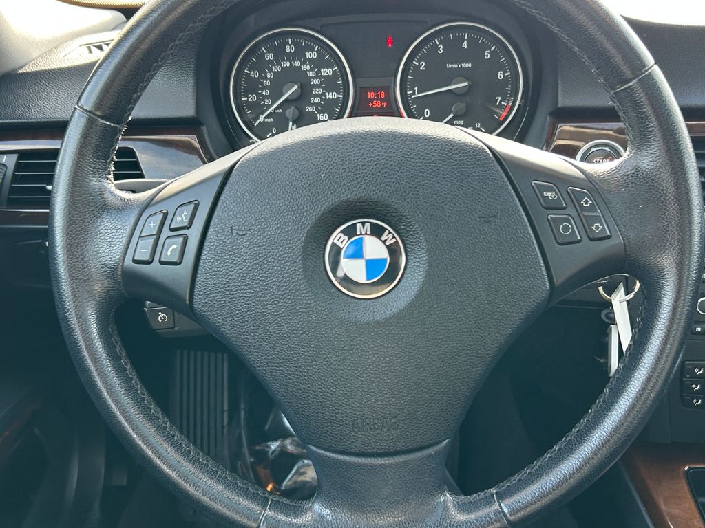 Thumbnail: 2011 BMW 3 Series - 18