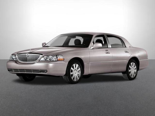 Dark Cherry Clearcoat Metallic 2008 Lincoln Town Car Sedan Rear-Wheel Drive 4-Speed Automatic Overdrive