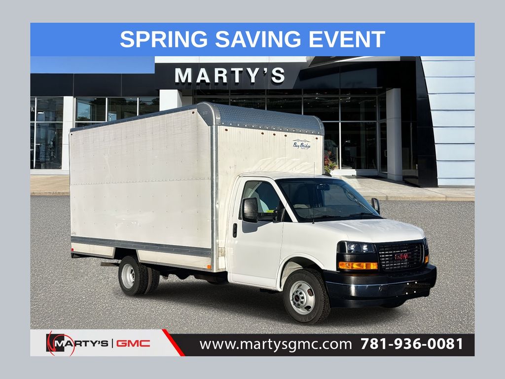 Summit White 2022 GMC Savana Chassis 3500 159 Cutaway RWD Van Rear-Wheel Drive 6-Speed Automatic Overdrive