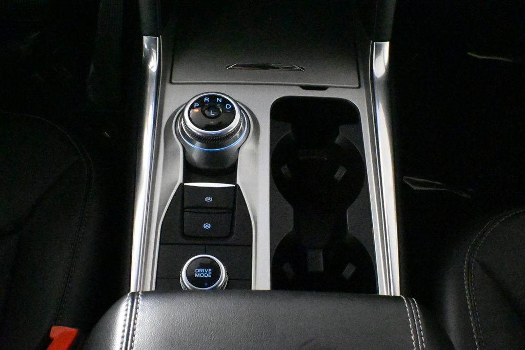 Thumbnail: 2022 Ford Explorer - 25