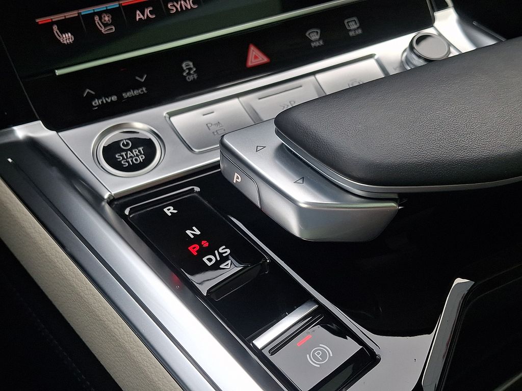 Thumbnail: 2024 Audi Q8 e-tron - 15
