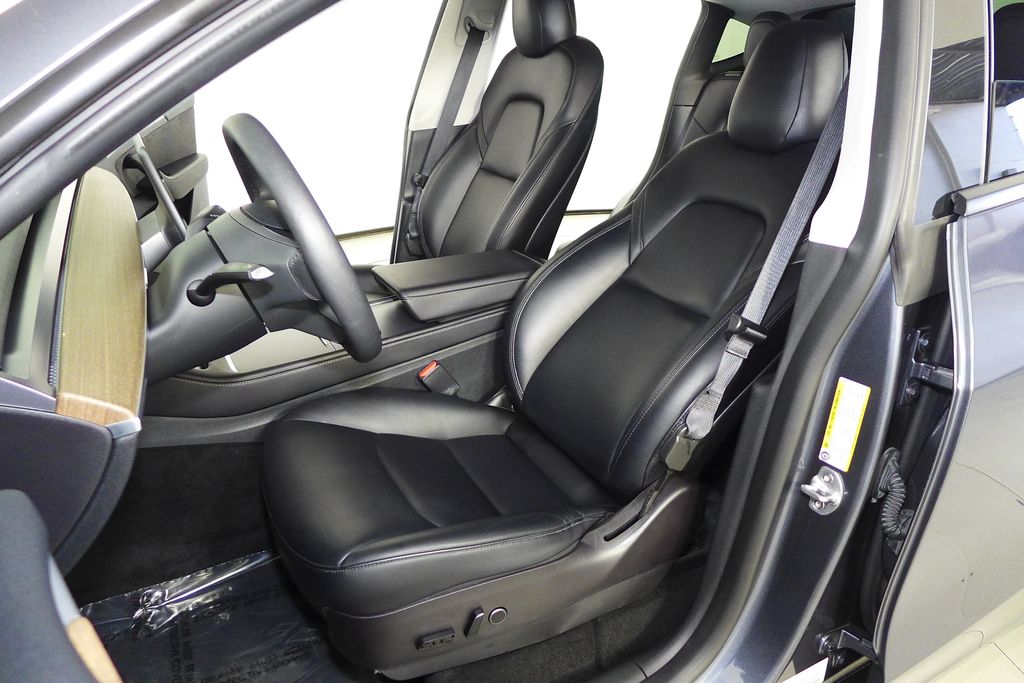 Thumbnail: 2022 Tesla Model Y - 21