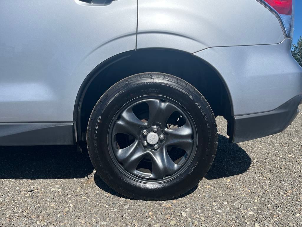 2018 Ice Silver Metallic Subaru Forester 2.5i AWD SUV