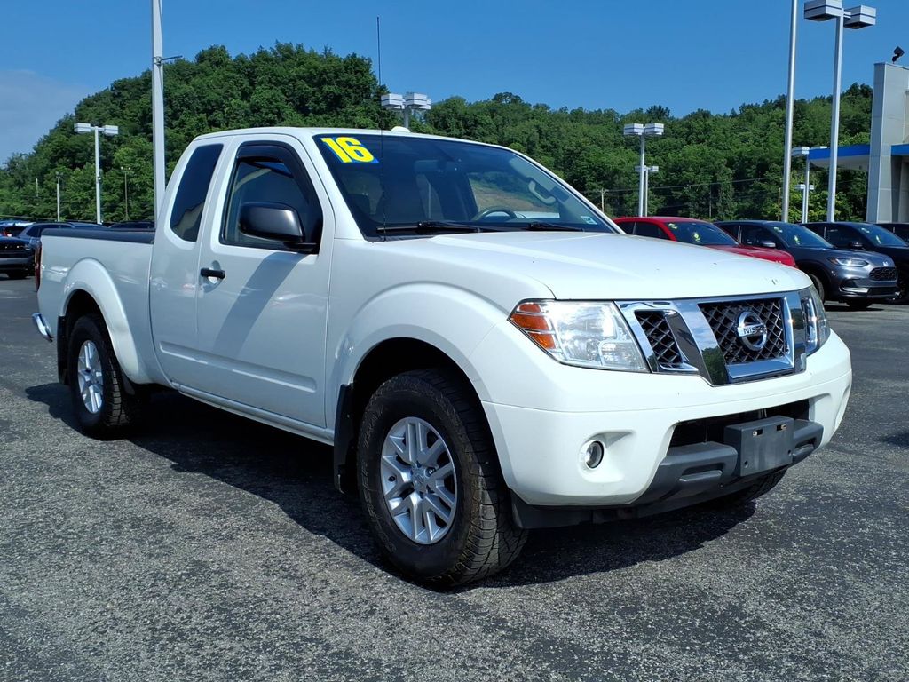 Glacier White 2016 Nissan Frontier Pickup Truck Four-Wheel Drive 5-Speed Automatic Overdrive