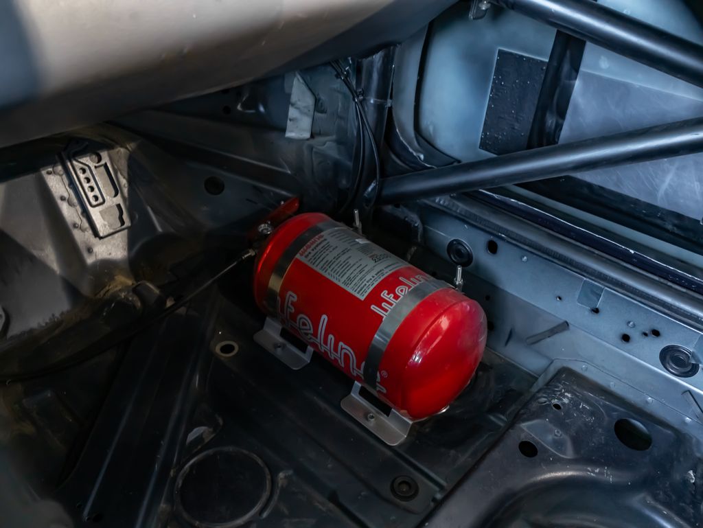 Used 2002  Porsche S image 24