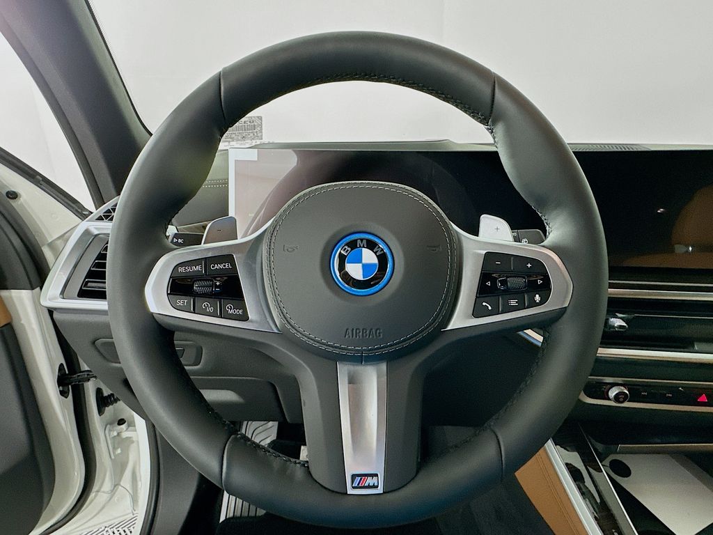 Thumbnail: 2026 BMW X5 - 10