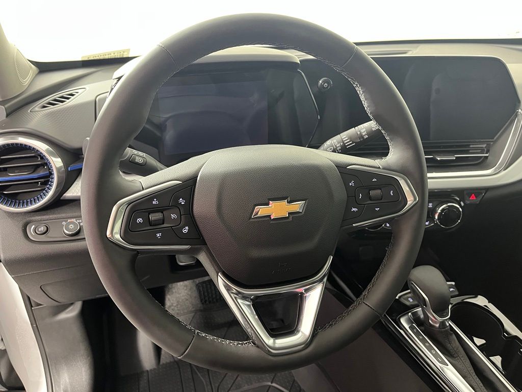 Thumbnail: 2026 Chevrolet Trax - 28
