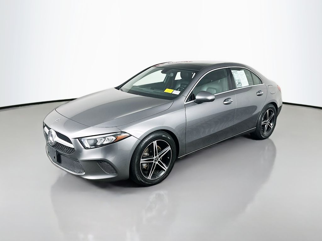 Used 2021 Gray Mercedes-Benz A 220 image 3