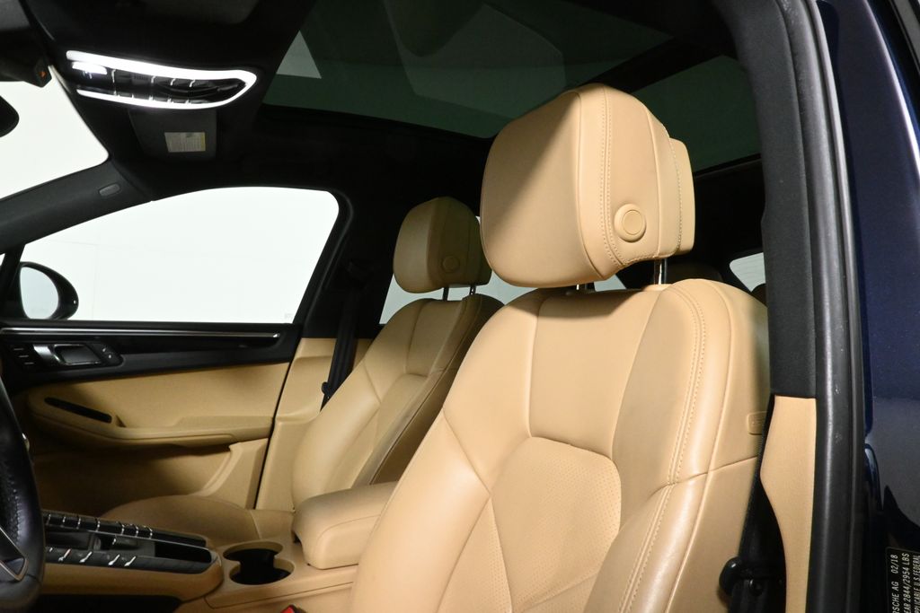 Thumbnail: 2018 Porsche Macan - 15