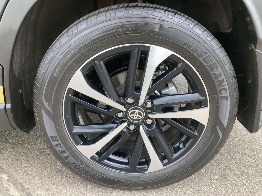 Used 2024  Toyota Hybrid XSE image 7