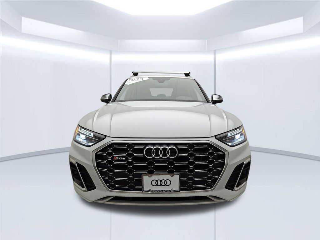 Thumbnail: 2023 Audi SQ5 - 2