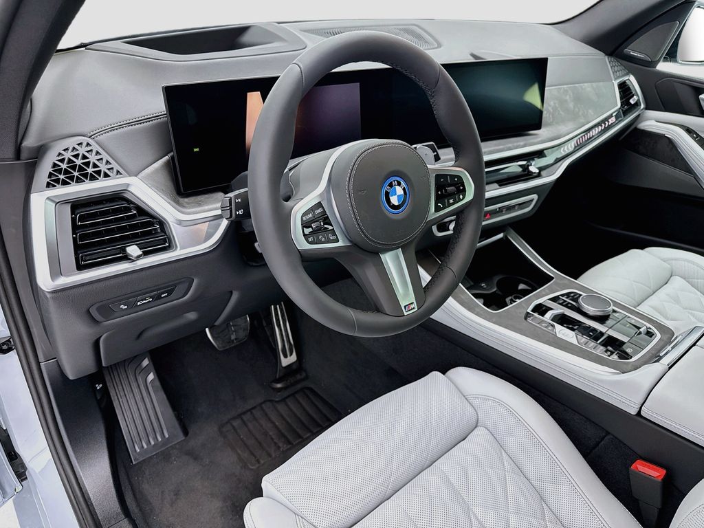 Thumbnail: 2026 BMW X5 - 9