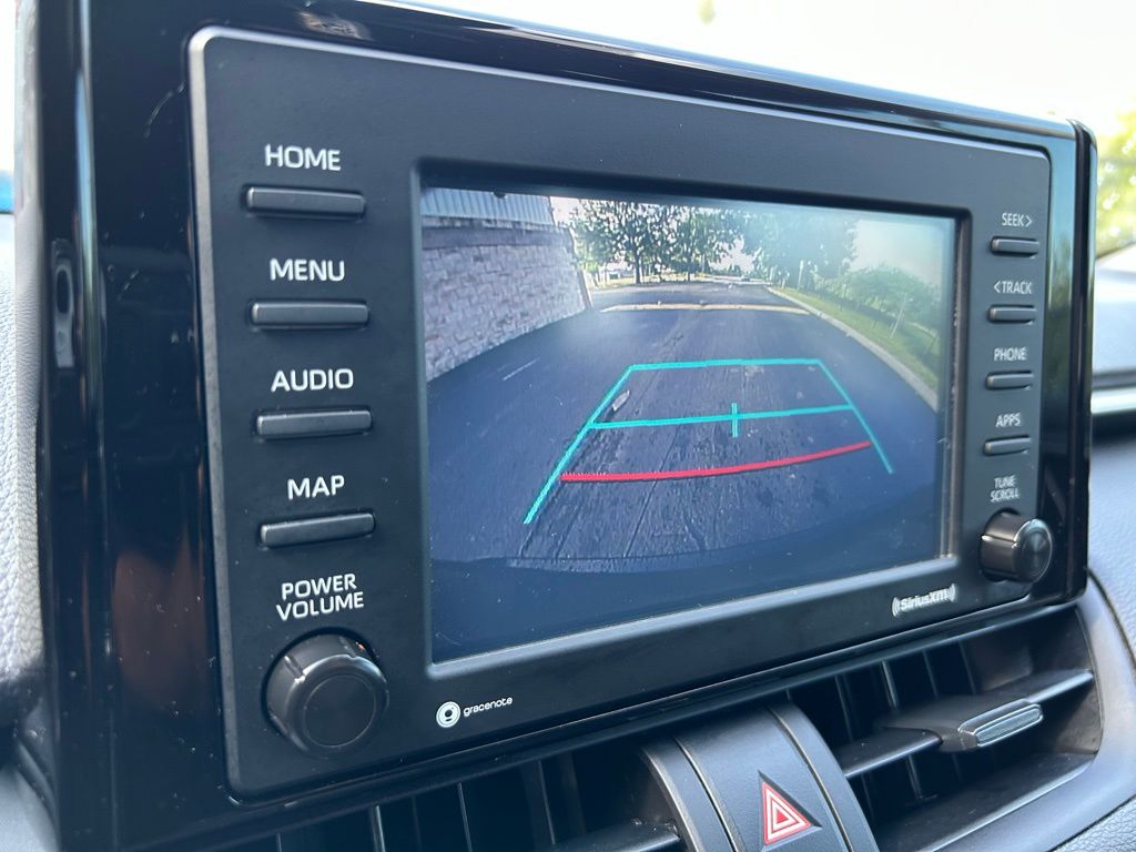 2022 Toyota RAV4 LE 19