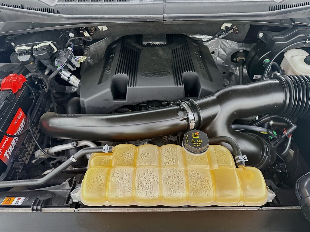 Used 2018 Red Ford Lariat image 31