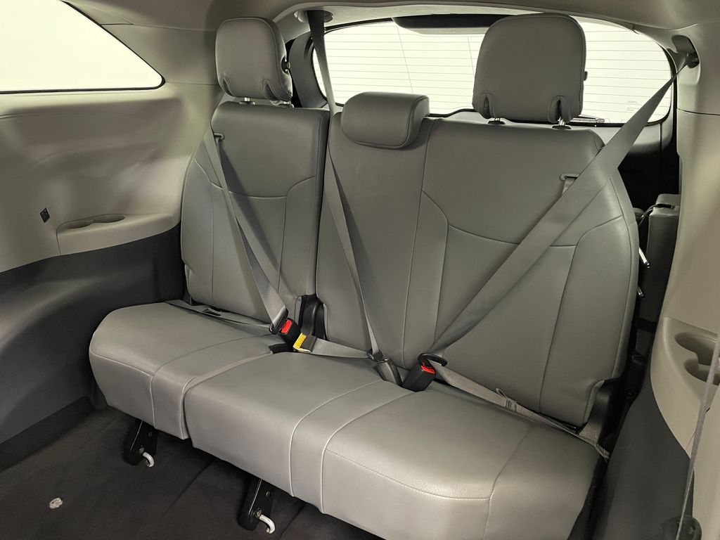 Thumbnail: 2023 Toyota Sienna - 17