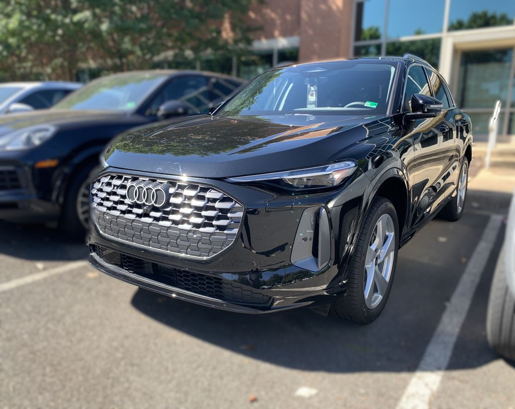 Thumbnail: 2025 Audi Q5 - 3