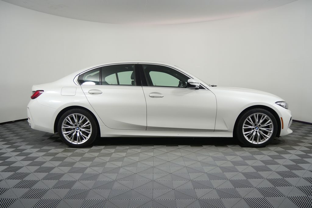 Thumbnail: 2024 BMW 3 Series - 2