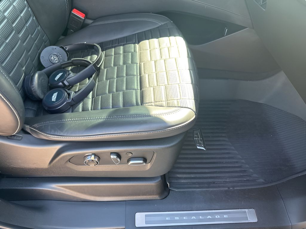 Used Car 2022 Cadillac Escalade  Sport Platinum For Sale Under $70,000 In Austin, Texas