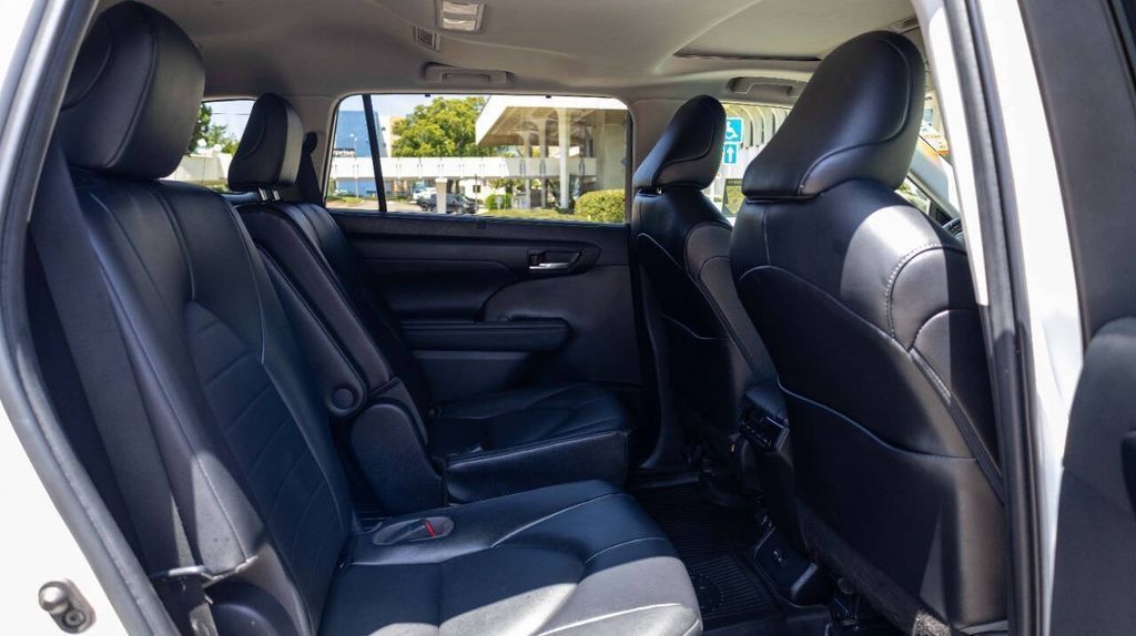 Used 2022 Toyota Highlander XLE 4D Sport Utility