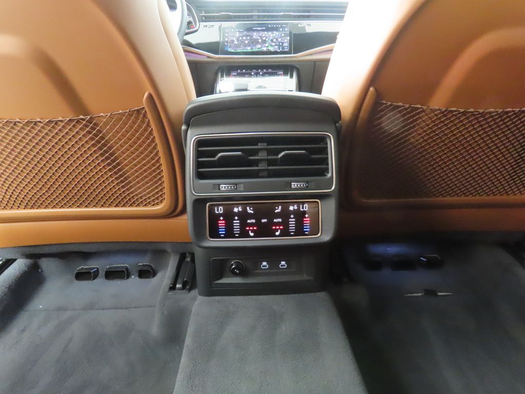 Thumbnail: 2026 Audi Q8 - 26