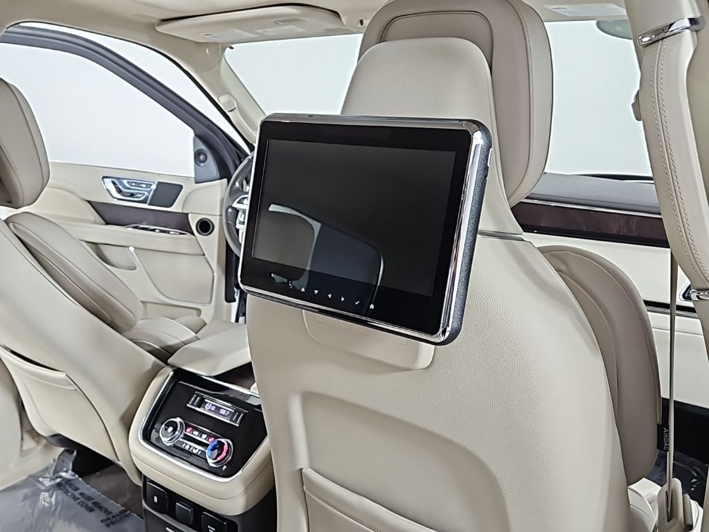 Thumbnail: 2018 Lincoln Navigator - 22