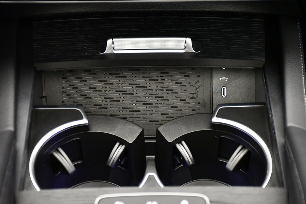 Thumbnail: 2026 Mercedes-Benz GLE - 30