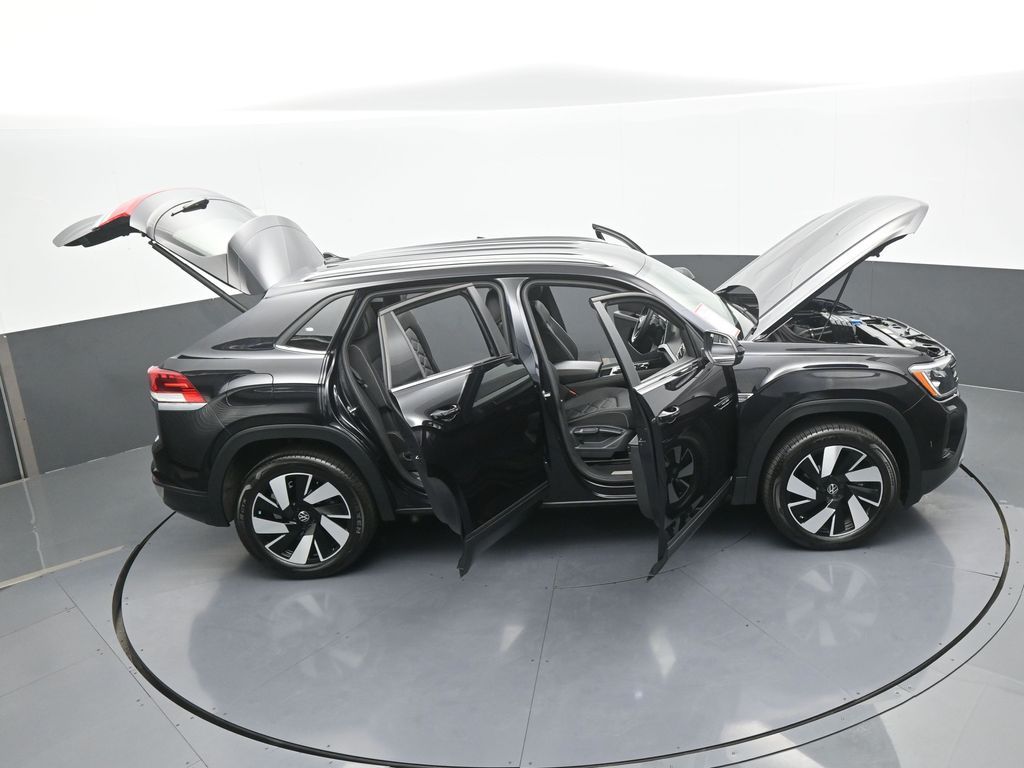 Used 2024 Deep Black Volkswagen 2.0T SE w/Technology image 68