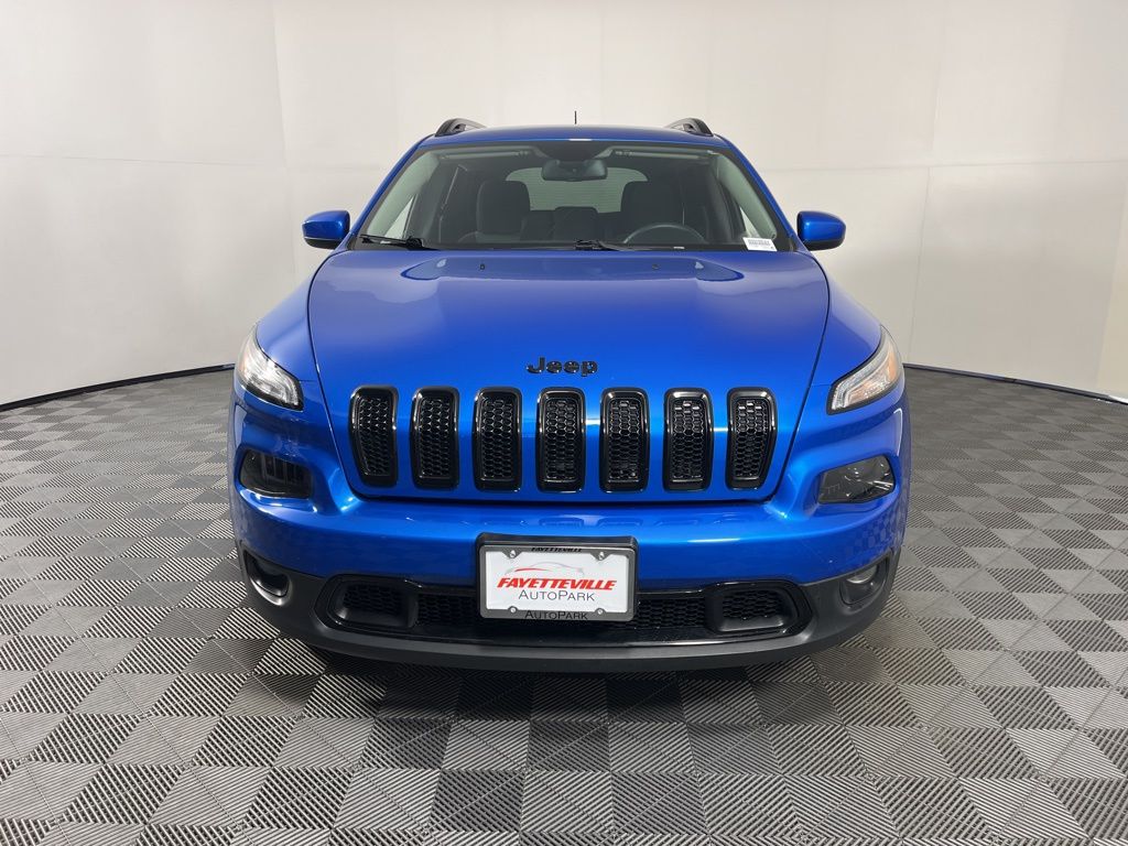 Thumbnail: 2018 Jeep Cherokee - 14