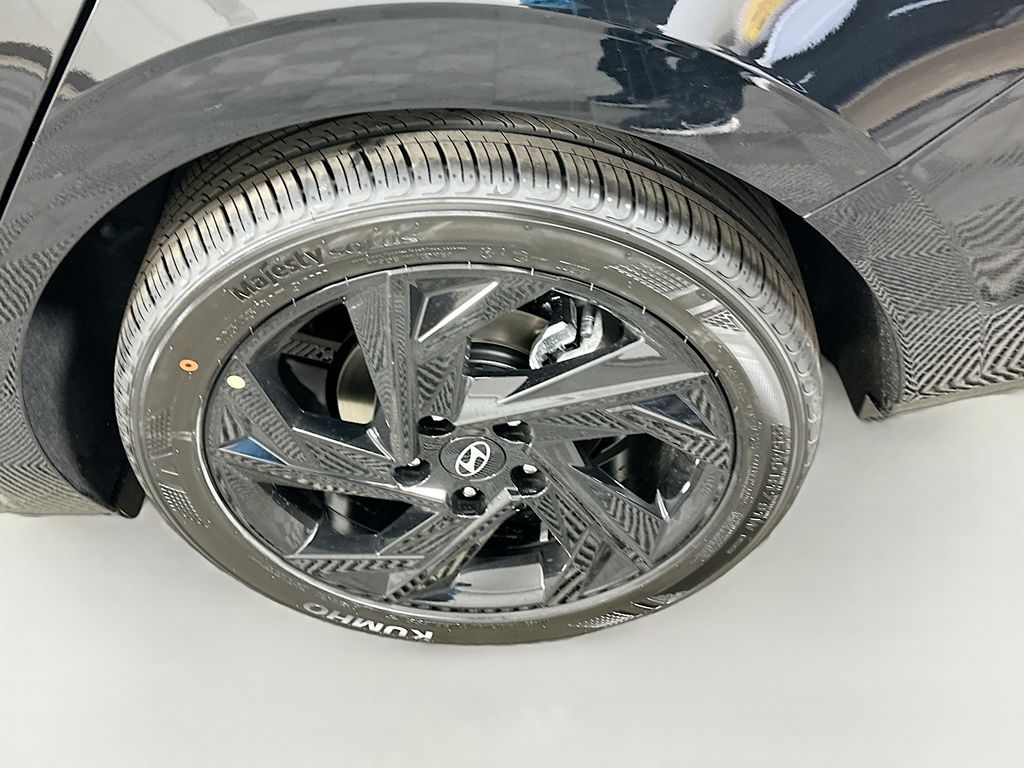 Thumbnail: 2026 Hyundai Elantra - 21