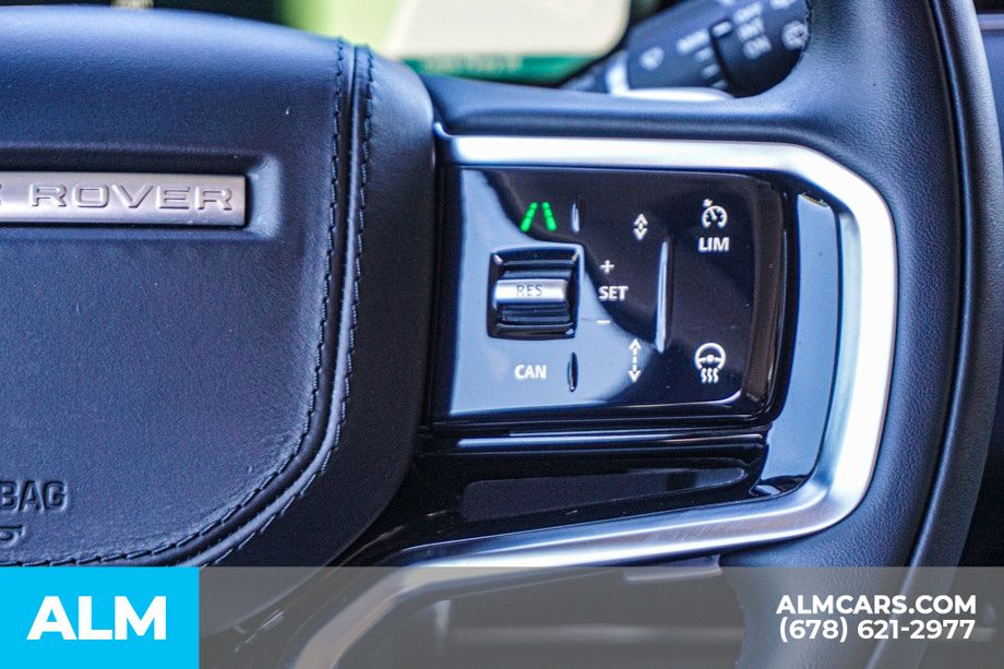 Used 2023 White Land Rover SE image 30