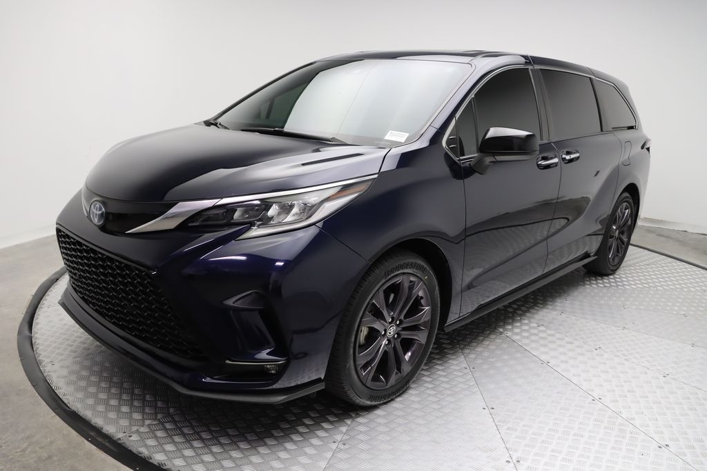 2022 Toyota Sienna XSE -
                West Palm Beach, FL