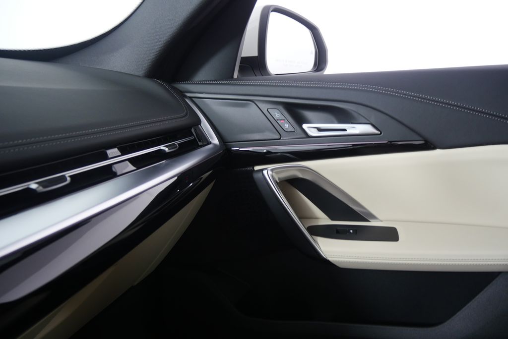 Thumbnail: 2025 BMW X1 - 23