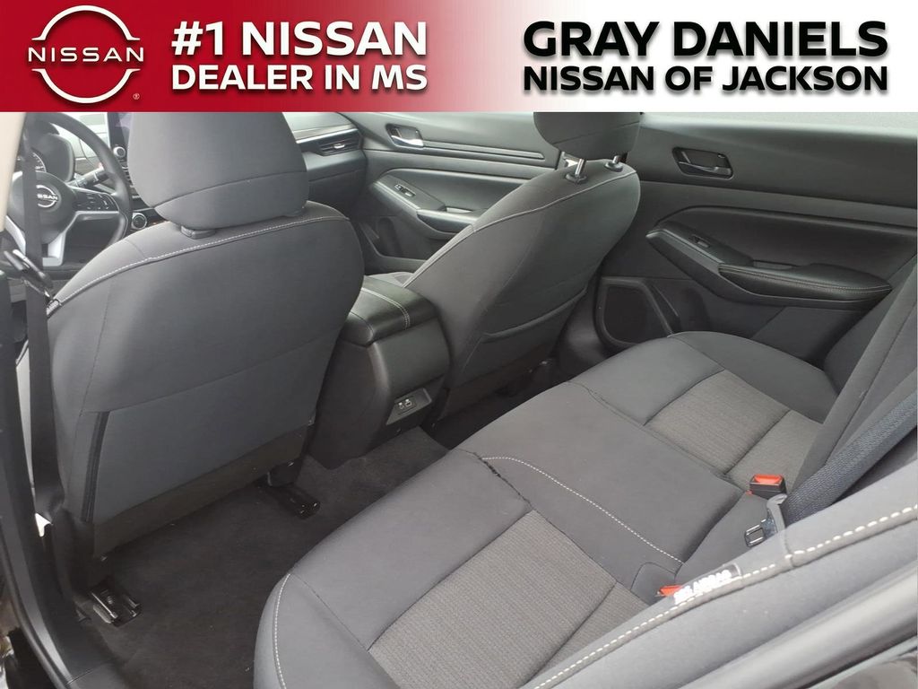 Used 2025 Nissan Altima Sedan