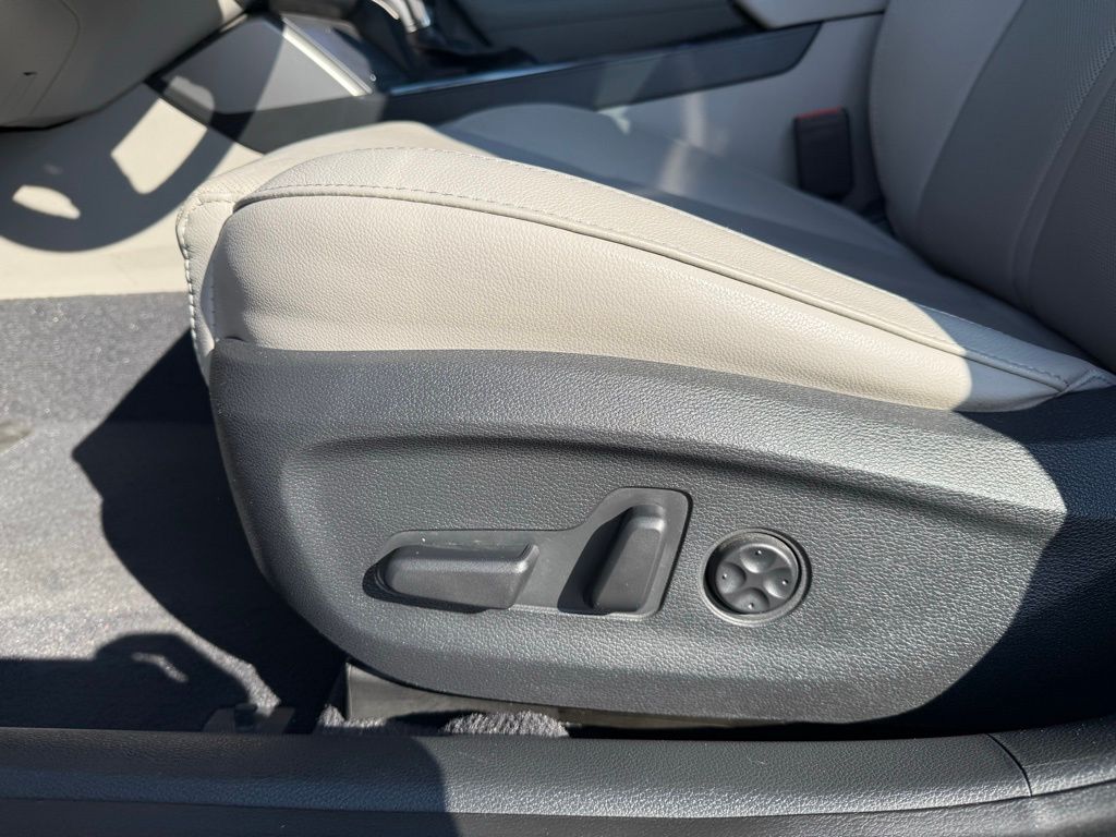 Thumbnail: 2016 Hyundai Sonata - 16